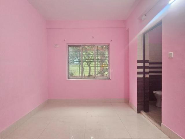 2 BHK Apartment in Keshtopur for rent Kolkata. The reference number is 20757116
