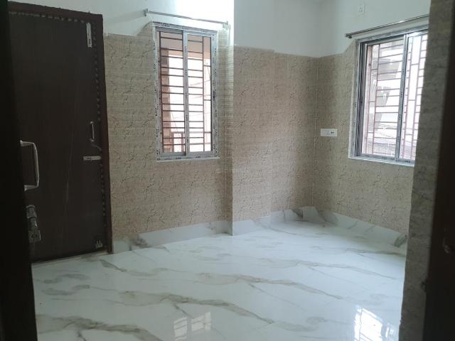 2 BHK Apartment in Keshtopur for rent Kolkata. The reference number is 20976489