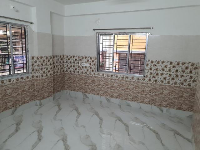2 BHK Apartment in Keshtopur for rent Kolkata. The reference number is 21062464