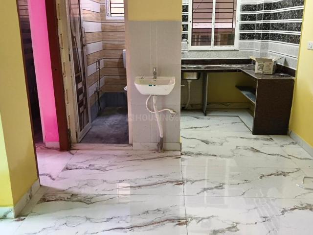2 BHK Apartment in Keshtopur for rent Kolkata. The reference number is 21062729