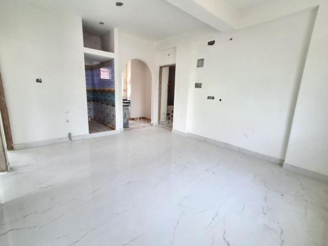 2 BHK Apartment in Keshtopur for resale Kolkata. The reference number is 17089019