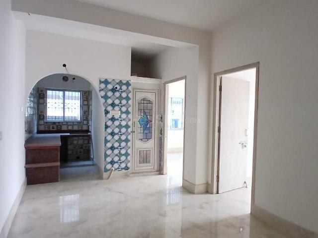 2 BHK Apartment in Keshtopur for resale Kolkata. The reference number is 18544545