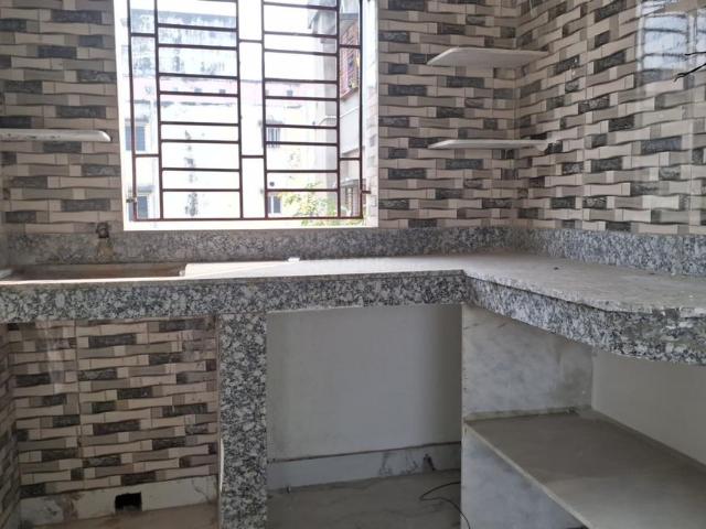 2 BHK Apartment in Keshtopur for resale Kolkata. The reference number is 19022543