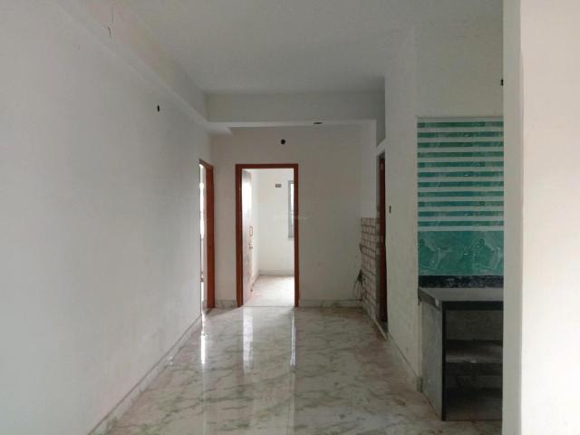 2 BHK Apartment in Keshtopur for resale Kolkata. The reference number is 20373030