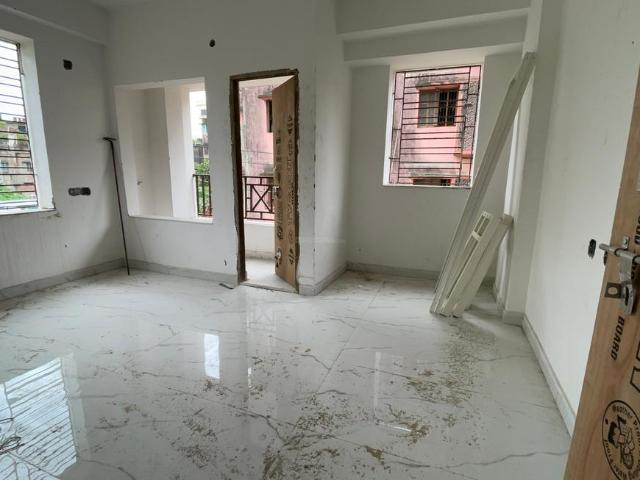 2 BHK Apartment in Keshtopur for resale Kolkata. The reference number is 20640871