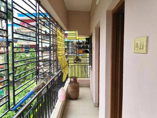 2 BHK Apartment in Keshtopur for resale Kolkata. The reference number is 20866427