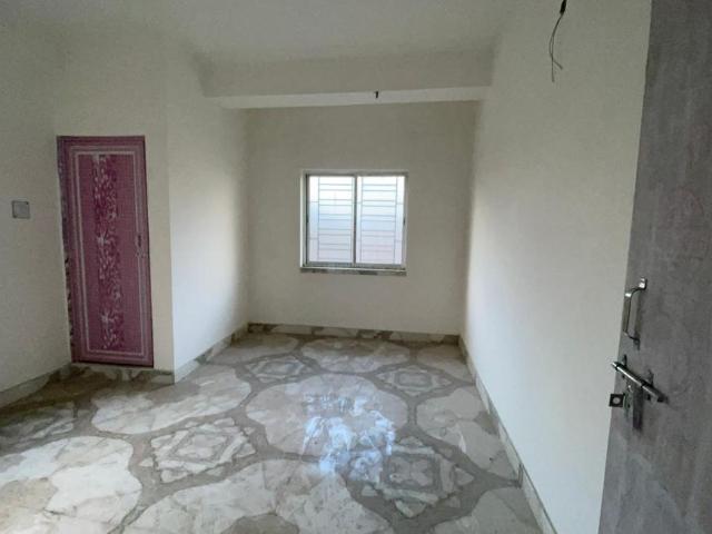 2 BHK Apartment in Keshtopur for resale Kolkata. The reference number is 20977253