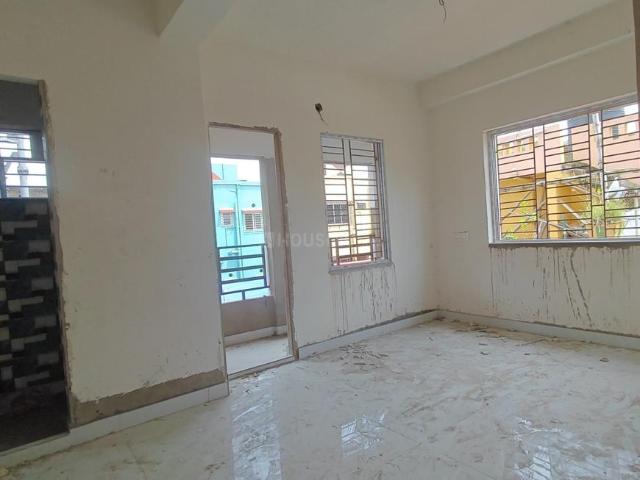 2 BHK Apartment in Keshtopur for resale Kolkata. The reference number is 20987484