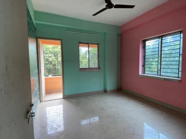 2 BHK Apartment in Keshtopur for resale Kolkata. The reference number is 20927648