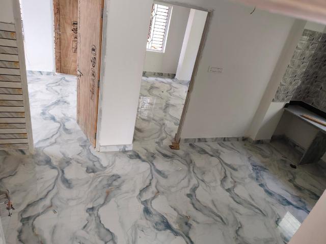 2 BHK Apartment in Keshtopur for resale Kolkata. The reference number is 21081606