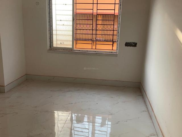 2 BHK Apartment in Keshtopur for resale Kolkata. The reference number is 21368492