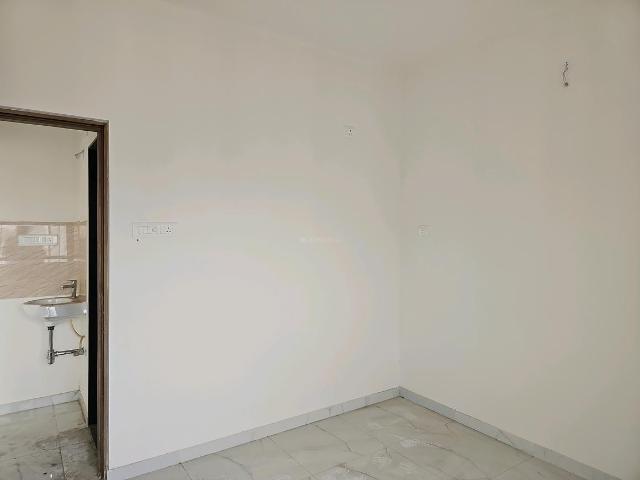 2 BHK Apartment in Kesnand for rent Pune. The reference number is 20119679