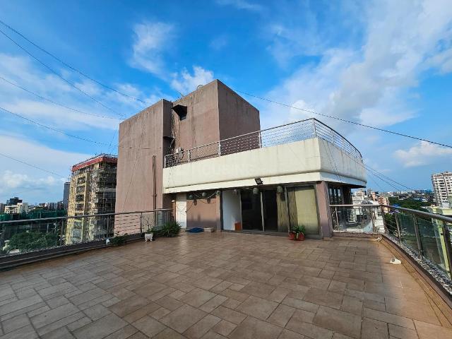 2 BHK Apartment in Khar West for rent Mumbai. The reference number is 15779812