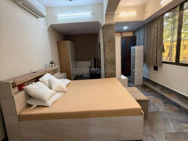 2 BHK Apartment in Khar West for rent Mumbai. The reference number is 19401143