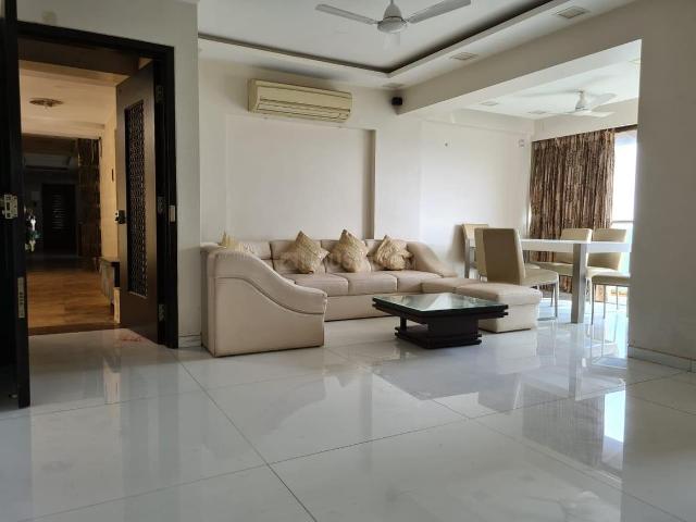 2 BHK Apartment in Khar West for rent Mumbai. The reference number is 19794742