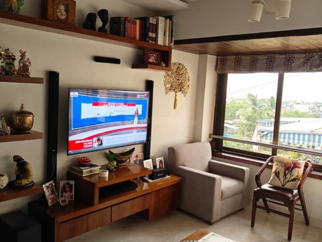 2 BHK Apartment in Khar West for rent Mumbai. The reference number is 20106097
