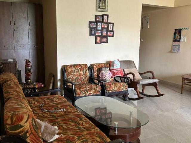 2 BHK Apartment in Khar West for rent Mumbai. The reference number is 20355220