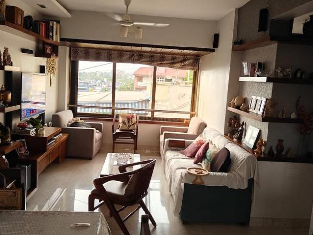 2 BHK Apartment in Khar West for rent Mumbai. The reference number is 20460935