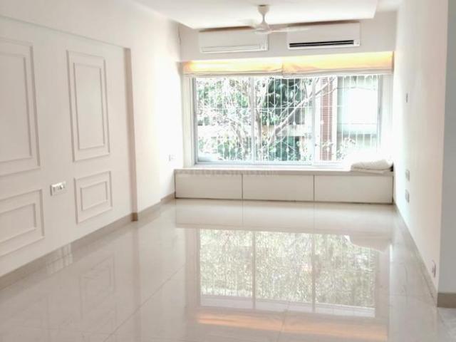 2 BHK Apartment in Khar West for rent Mumbai. The reference number is 20614821