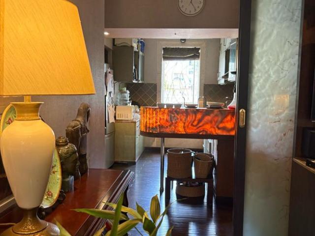 2 BHK Apartment in Khar West for rent Mumbai. The reference number is 20893204
