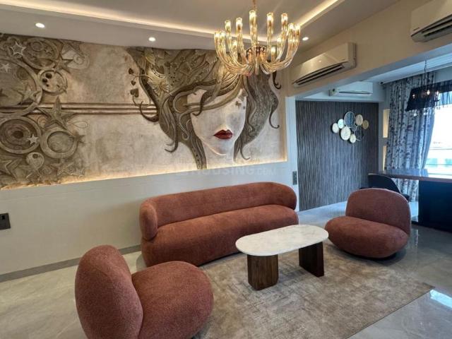 2 BHK Apartment in Khar West for rent Mumbai. The reference number is 21004977