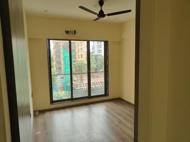 2 BHK Apartment in Khar West for rent Mumbai. The reference number is 21146550