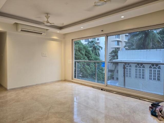 2 BHK Apartment in Khar West for rent Mumbai. The reference number is 21170161