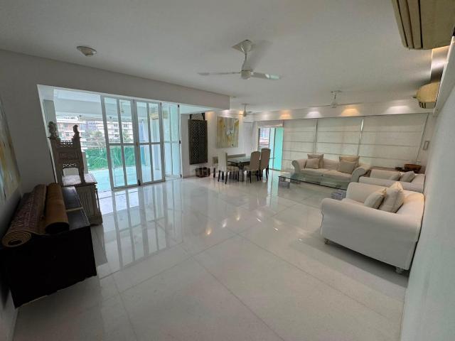 2 BHK Apartment in Khar West for rent Mumbai. The reference number is 21186915