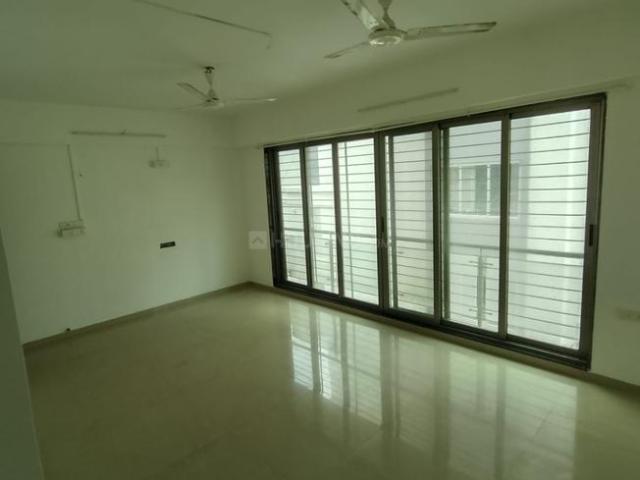 2 BHK Apartment in Khar West for rent Mumbai. The reference number is 21123158