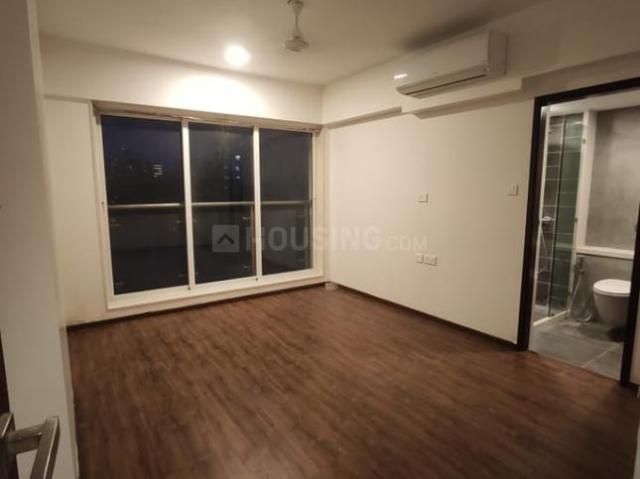 2 BHK Apartment in Khar West for resale Mumbai. The reference number is 20454090
