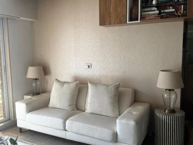 2 BHK Apartment in Khar West for resale Mumbai. The reference number is 21051730