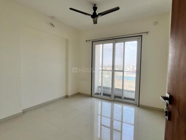 2 BHK Apartment in Kharadi for rent Pune. The reference number is 15961124