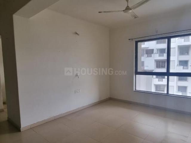 2 BHK Apartment in Kharadi for rent Pune. The reference number is 10610196