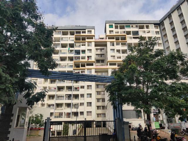 2 BHK Apartment in Kharadi for rent Pune. The reference number is 20005164