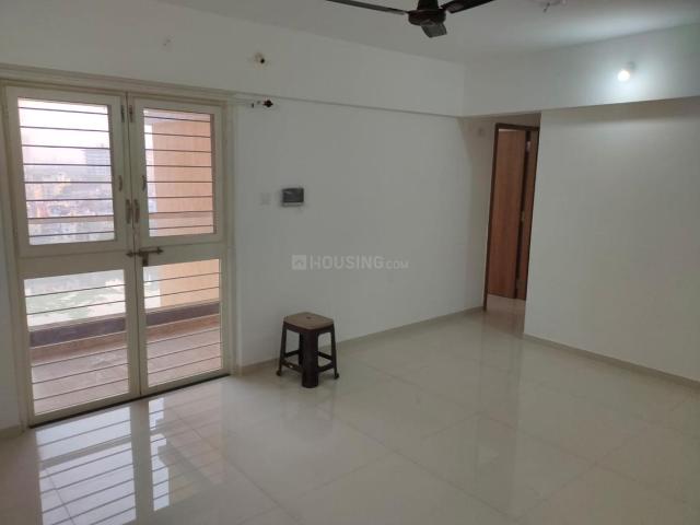 2 BHK Apartment in Kharadi for rent Pune. The reference number is 20368400