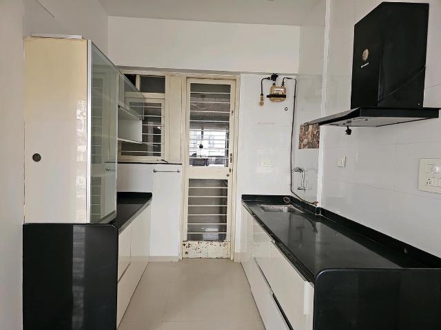 2 BHK Apartment in Kharadi for rent Pune. The reference number is 20577625