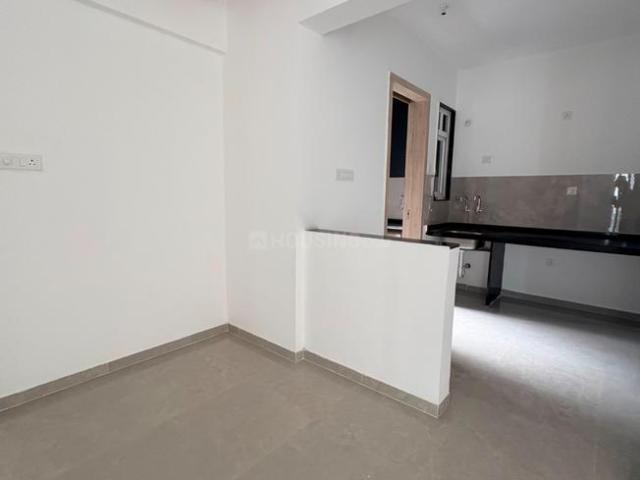 2 BHK Apartment in Kharadi for rent Pune. The reference number is 20581187