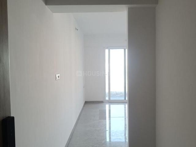 2 BHK Apartment in Kharadi for rent Pune. The reference number is 21037677