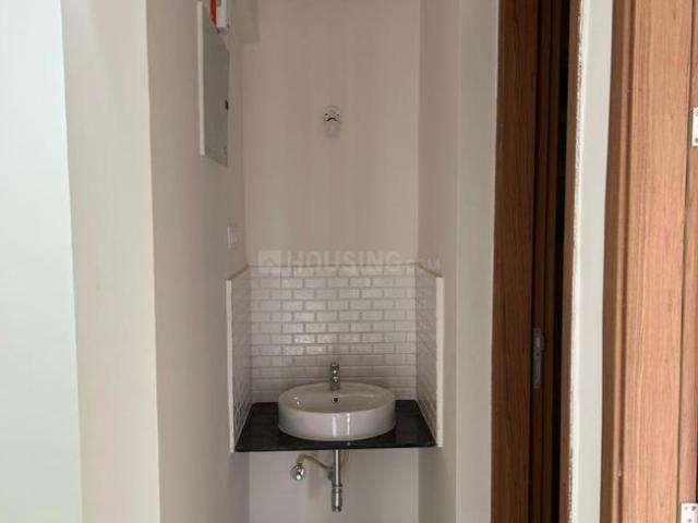2 BHK Apartment in Kharadi for rent Pune. The reference number is 21128493