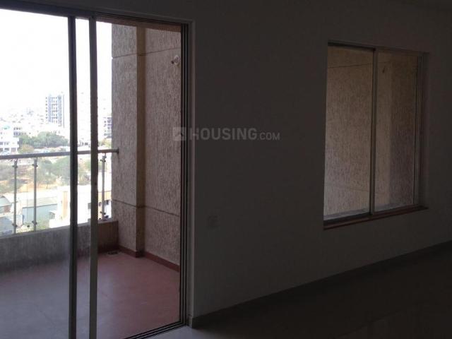 2 BHK Apartment in Kharadi for resale Pune. The reference number is 20810151