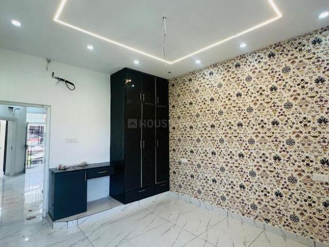 2 BHK Apartment in Kishanpura for resale Zirakpur. The reference number is 21073023
