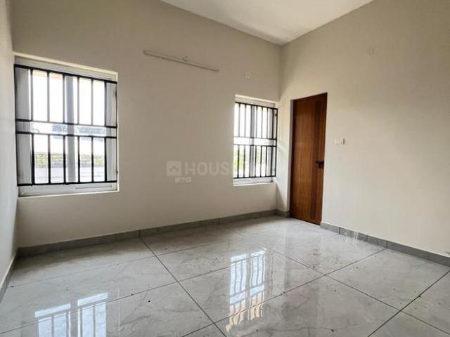2 BHK Apartment in Kuzhivelippady for rent Kochi. The reference number is 21293892