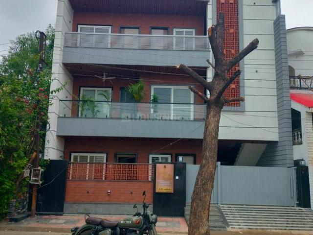 2 BHK Apartment in Hoshangabad Road for rent Bhopal. The reference number is 21377705