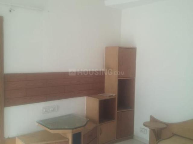 2 BHK Apartment in Hadapsar for rent Pune. The reference number is 18474701