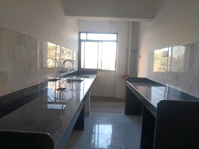 2 BHK Apartment in Hadapsar for rent Pune. The reference number is 18905103