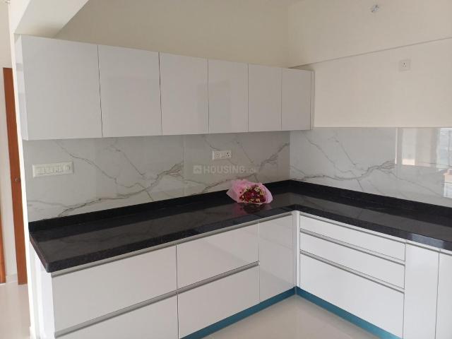 2 BHK Apartment in Hadapsar for rent Pune. The reference number is 19354504