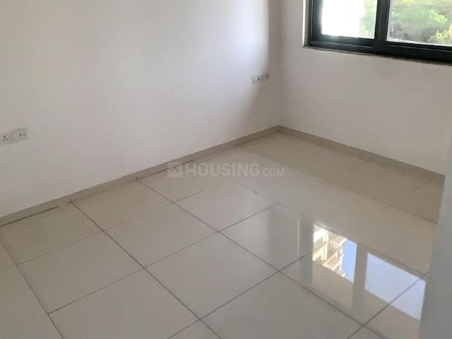 2 BHK Apartment in Hadapsar for rent Pune. The reference number is 19931725