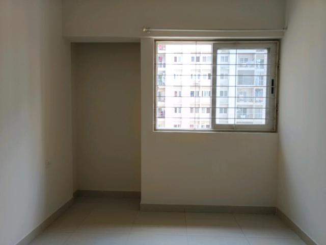 2 BHK Apartment in Hadapsar for rent Pune. The reference number is 20154815