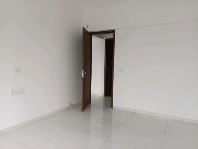 2 BHK Apartment in Hadapsar for rent Pune. The reference number is 20113117