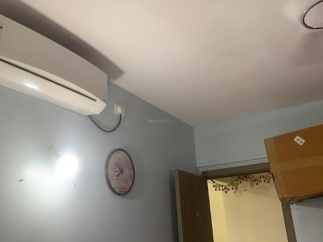 2 BHK Apartment in Hadapsar for rent Pune. The reference number is 20593025